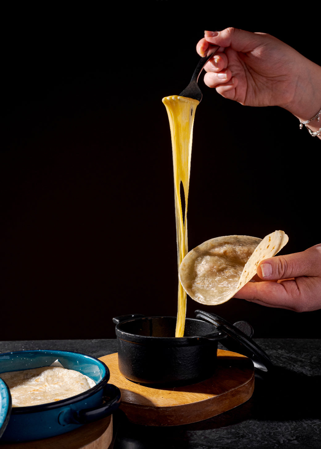 Queso fundido con chorizo