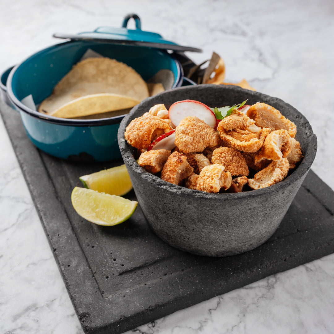 Molcajete de chicharrón de cerdo